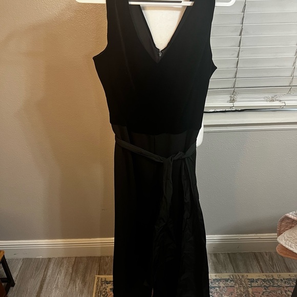 Lauren Ralph Lauren Velvet-Crepe
Sleeveless Jumpsuit 18 Black - Picture 10 of 16